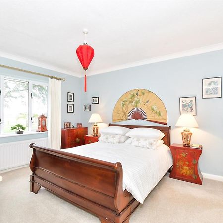 Stay At 'The Elms' In Tranquil Church Norton, Selsey - Ground Floor Bedroom, Own Private Bathroom, Quiet Beach, 2 Acre Garden By The Sea, On Edge Of Wildlife Nature Reserve Exterior foto